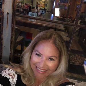 Meet your Posher, Candy